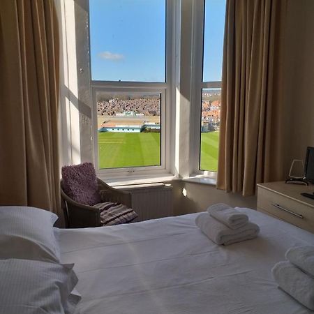 Dickie'S View Apartment Scarborough Bagian luar foto